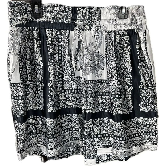 Kaktus + 1X Black Satin Print Shirred Drawstring Waist Side Pockets Dress Shorts - Picture 4 of 7